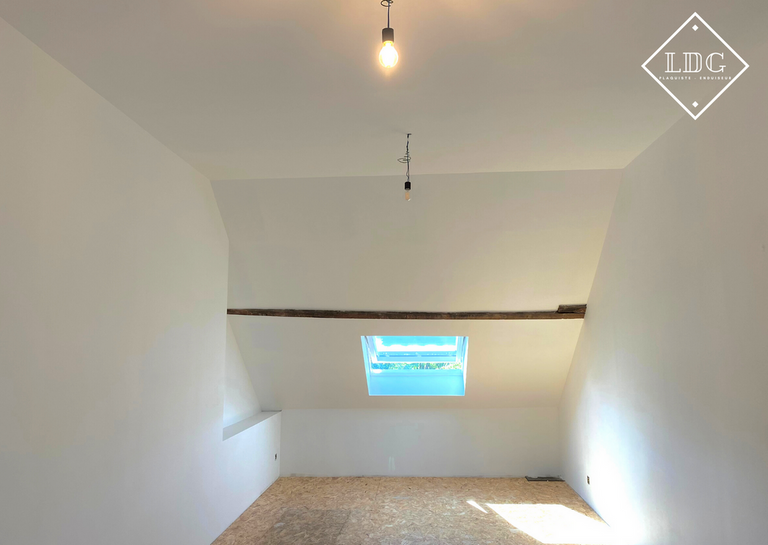 Réalisation d'un plafond : structure, enduisage et peinture 