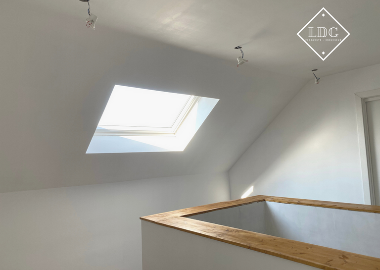 Réalisation d'un plafond : structure, enduisage et peinture 