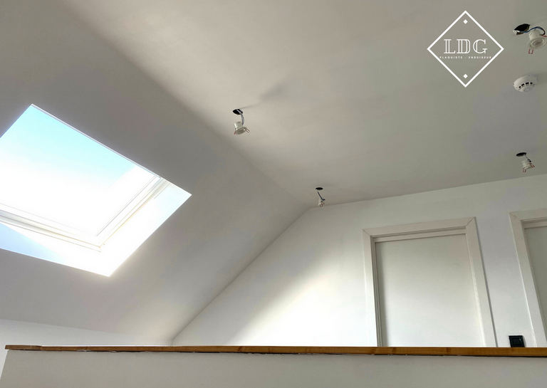 Réalisation d'un plafond : structure, enduisage et peinture 