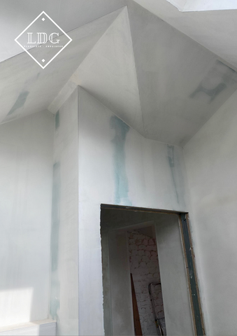 Réalisation d'un plafond : structure, enduisage et peinture 