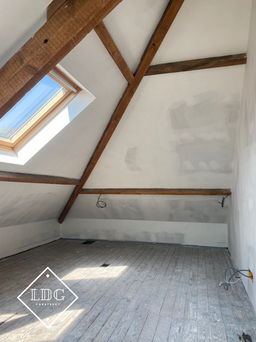 Réalisation d'un plafond : structure, enduisage et peinture 