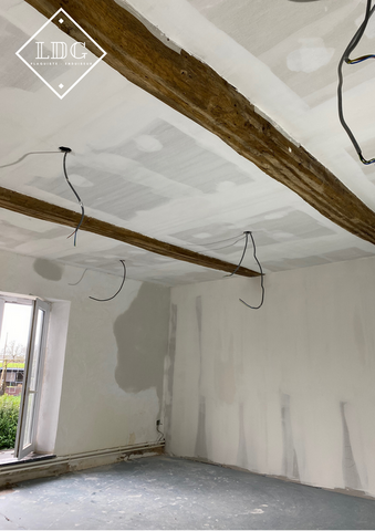 Réalisation d'un plafond : structure, enduisage et peinture 