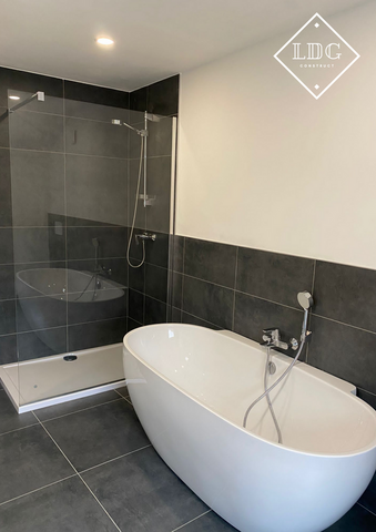 Réalisation d'un plafond : structure, enduisage et peinture 